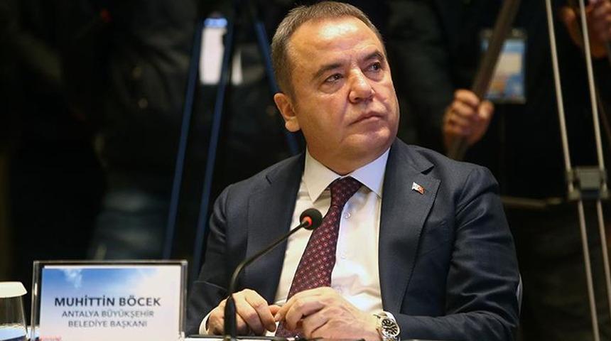 Canlı yayında &ccedil;arpıcı Muhittin B&ouml;cek iddiası! "&Ouml;n&uuml;m&uuml;zdeki g&uuml;nlerde..."