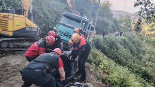 Rize'de acı olay! Kontrolden çıkan kamyon uçuruma savruldu