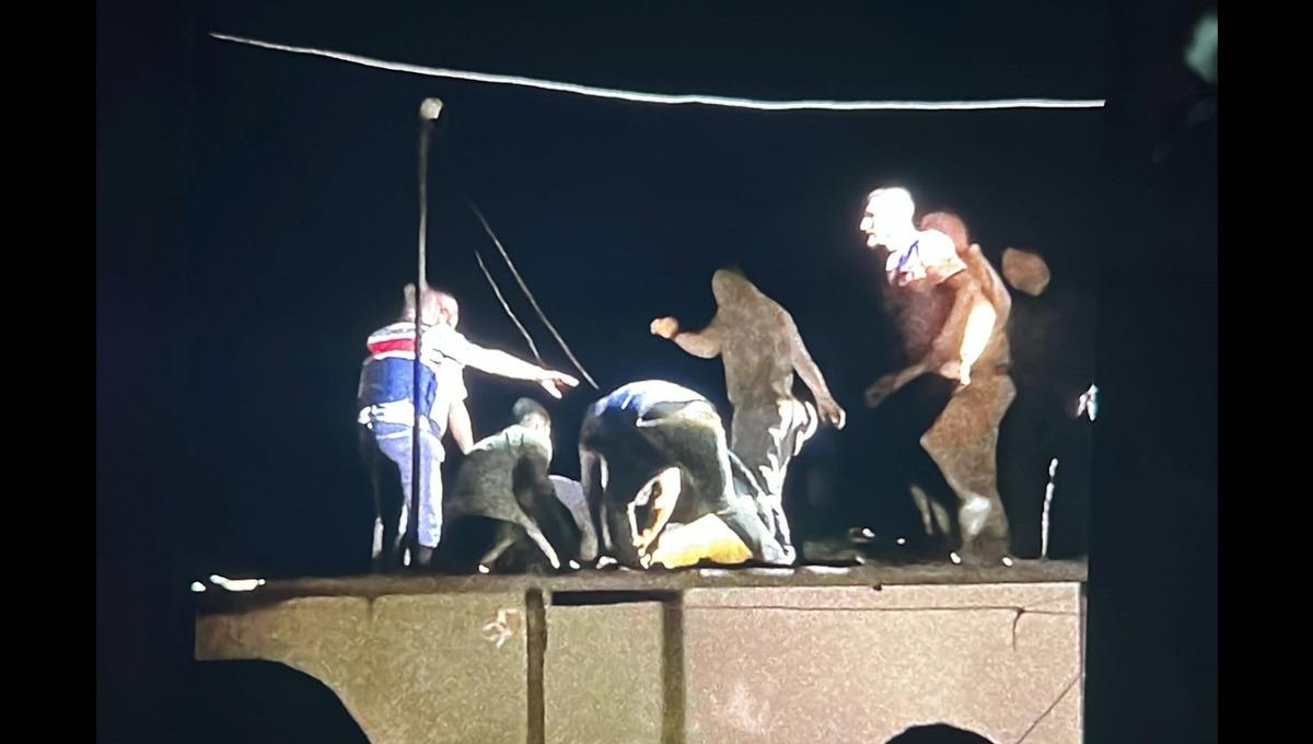 Kayıp &ccedil;ocuk 11 saat sonra evinin damında bulundu! Kahreden haber geldi 1