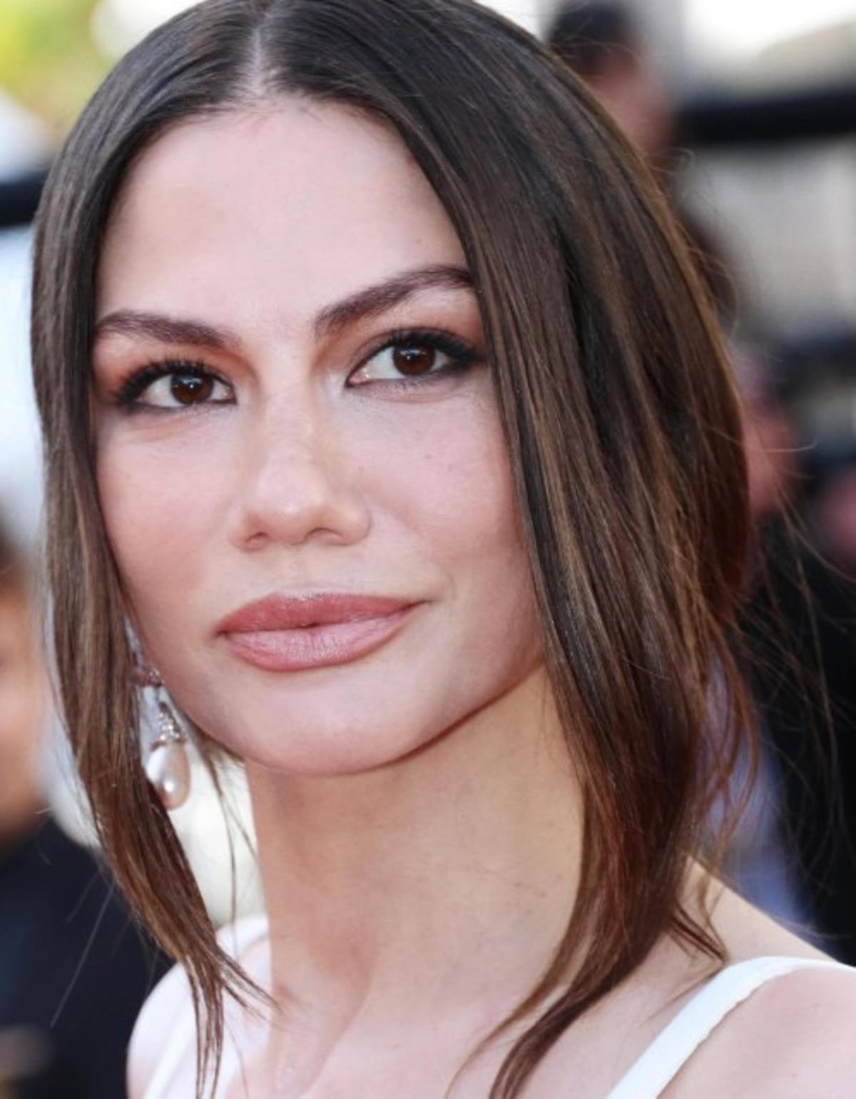 Eşref Rüya nın Nisan ı Demet Özdemir Cannes ı yaktı geçti! Herkes onu konuştu 2