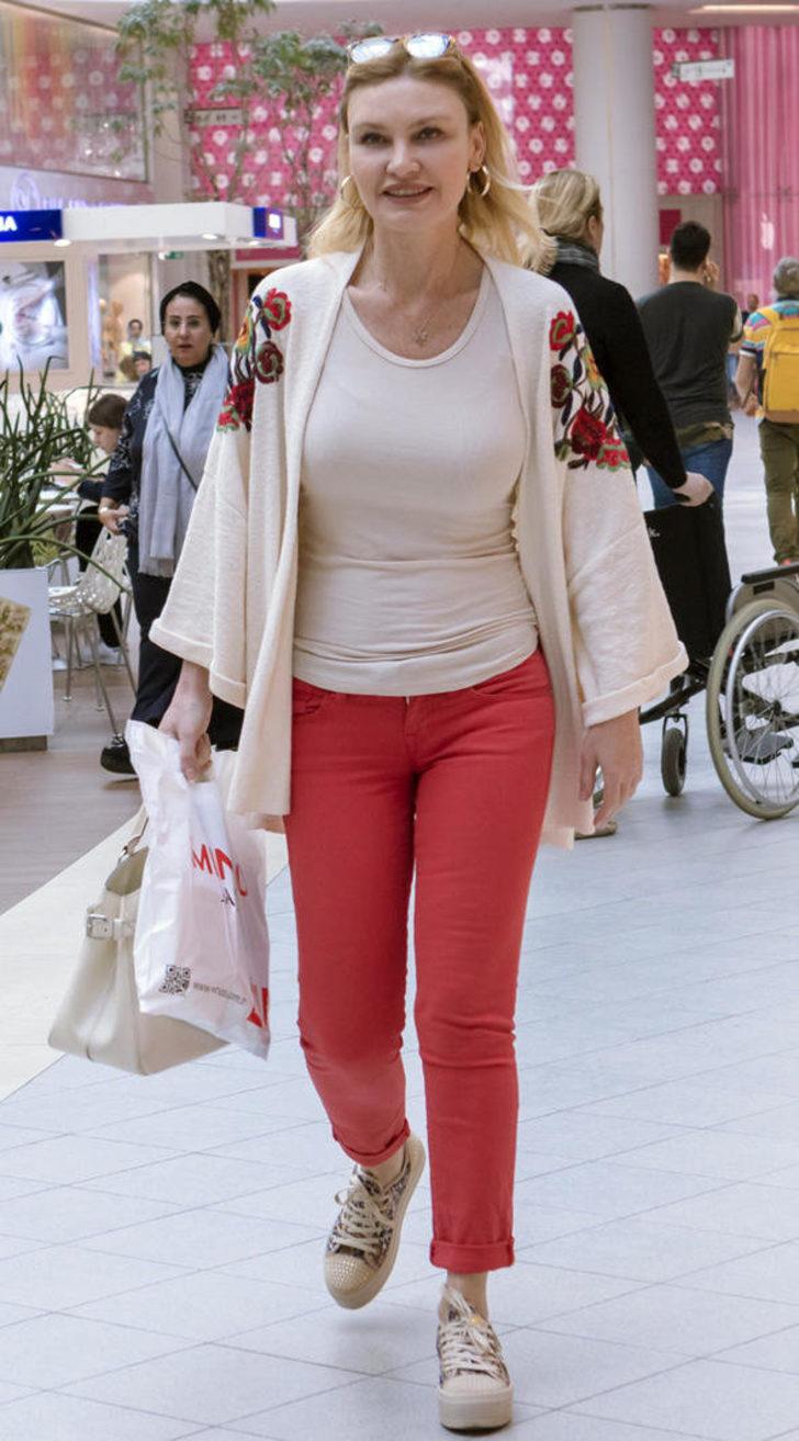 Ekranların fenomen ismiydi Yasemin Koşal! Bakın şimdi ne yapıyor? G4