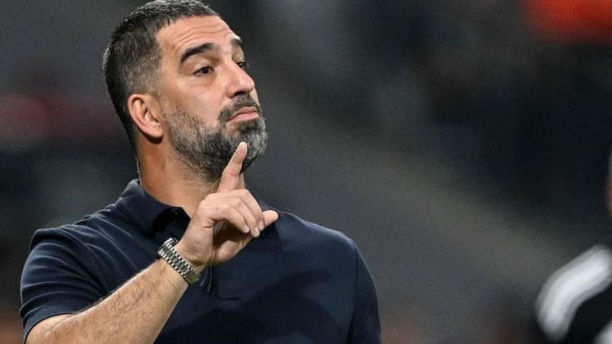 Ma&ccedil; sırasında saldırı alarmı! Arda Turan neye uğradığını şaşırdı 1