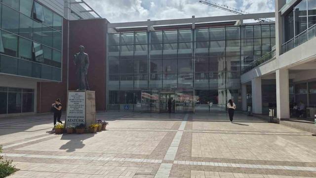 Eskişehir Tepebaşı Belediyesi’ne operasyon! 60 kişiye gözaltı kararı
