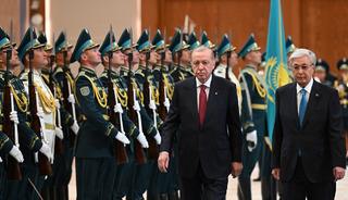 Erdoğan, Kazakistan'da resmi t&ouml;renle karşılandı