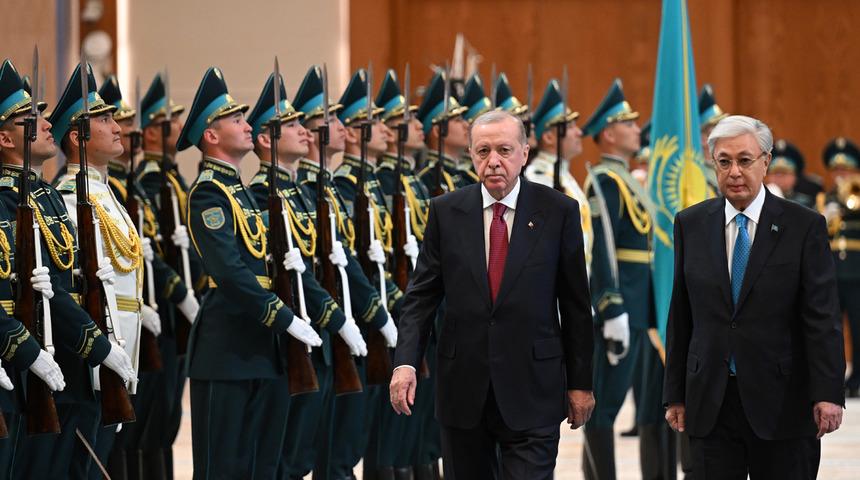 Cumhurbaşkanı Erdoğan, Kazakistan'da resmi t&ouml;renle karşılandı
