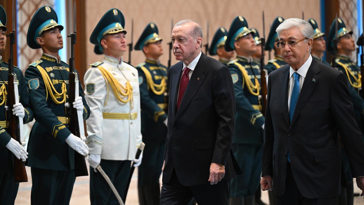 Cumhurbaşkanı Erdoğan, Kazakistan da resmi törenle karşılandı 1