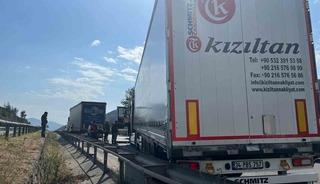 Bilecik&rsquo;te iki tır &ccedil;arpıştı: 1 yaralı