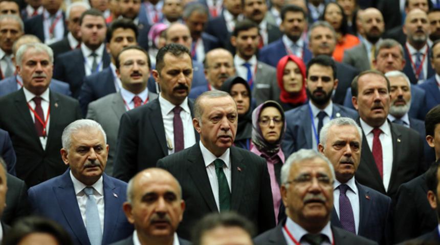 Yeni Şafak yazarı: AK Parti kan kaybedebilir!