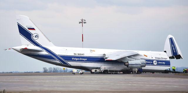 Dev kargo uçağı 'Antonov 124' Antalya'ya geliyor