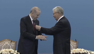 Cumhurbaşkanı Erdoğan'a 'Ahmet Yesevi Nişanı' verildi