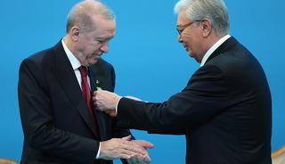 Cumhurbaşkanı Erdoğan'a 'Ahmet Yesevi Nişanı' verildi