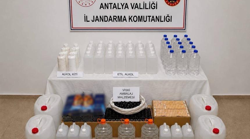 Antalya&rsquo;da 160 litre etil alkol ele ge&ccedil;irildi