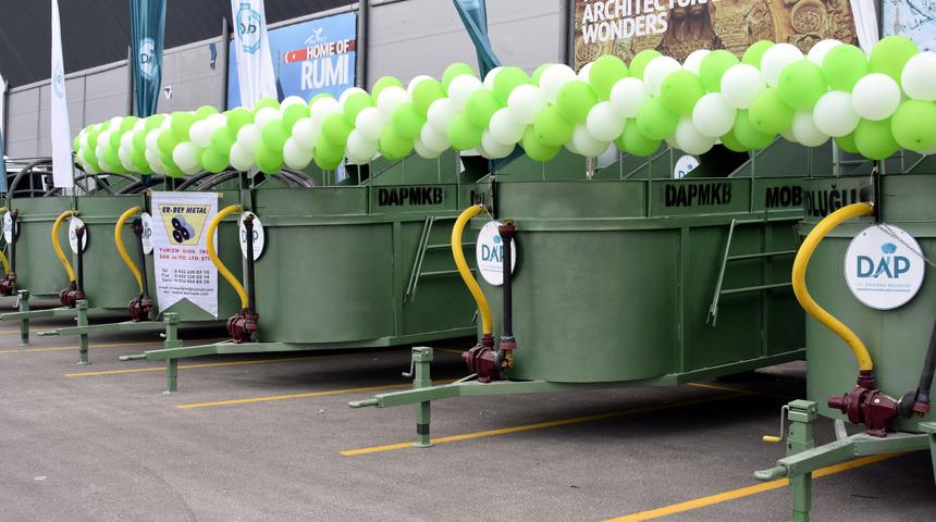 Van'da üretilen 'mobil koyun banyoluğu' çiftçilere dağıtıldı