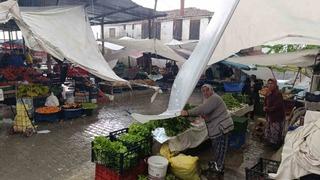 Selendi’de lodos ve sağanak hayatı felç etti