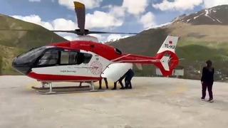 Helikopter ambulans, 78 yaşındaki hastayı Van’a sevk etti
