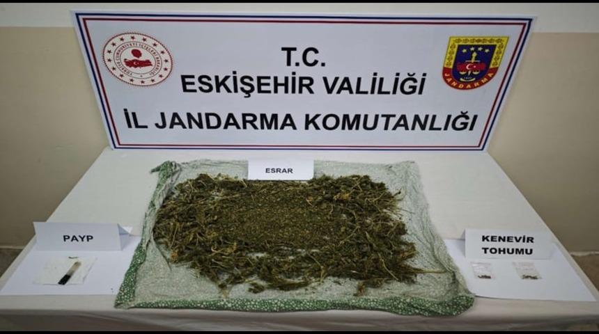 Eskişehir&rsquo;de jandarmadan uyuşturucu operasyonu