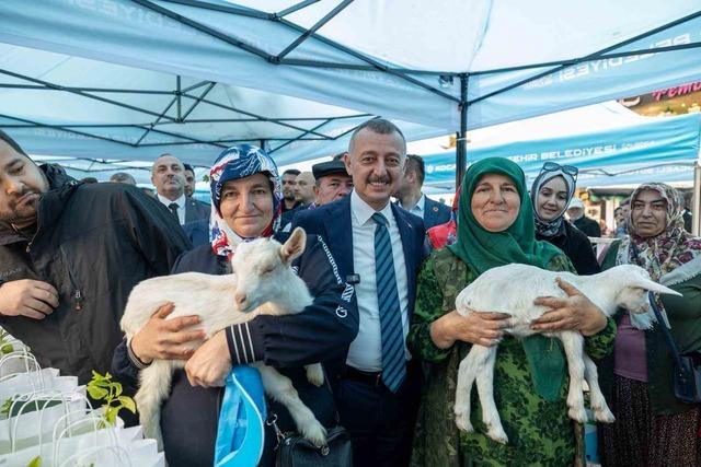 Kocaeli&rsquo;de d&uuml;nya &ccedil;ift&ccedil;iler g&uuml;n&uuml; coşkuyla kutlandı 3