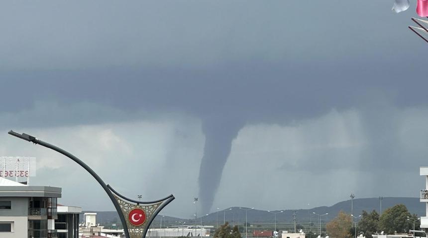 İzmir'de hortum oluştu
