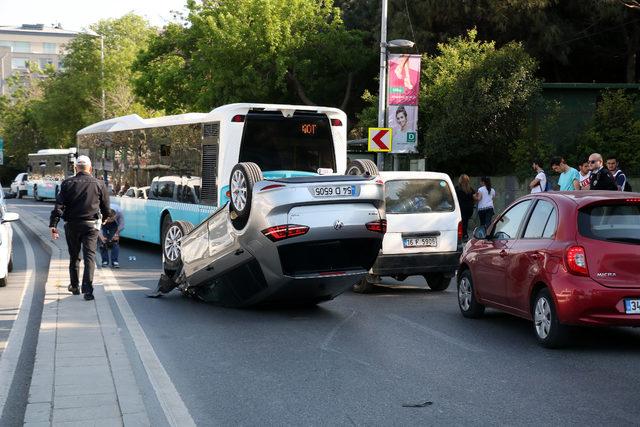 Bebek'te otomobil takla attı 