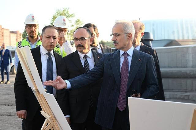 Etimesgut Havalimanı'nda çalışmalar hızlandı! Bakan Uraloğlu:  "Pisti 3 bin metreye uzatıyoruz"