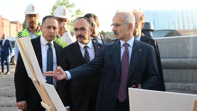 Etimesgut Havalimanı'nda çalışmalar hızlandı! Bakan Uraloğlu:  Pisti 3 bin metreye uzatıyoruz
