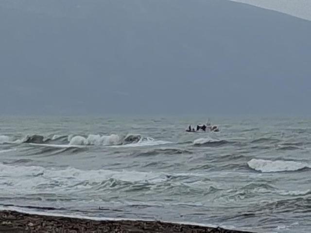 Denizde korku dolu anlar: 4 gen&ccedil; boğulma tehlikesi ge&ccedil;irdi