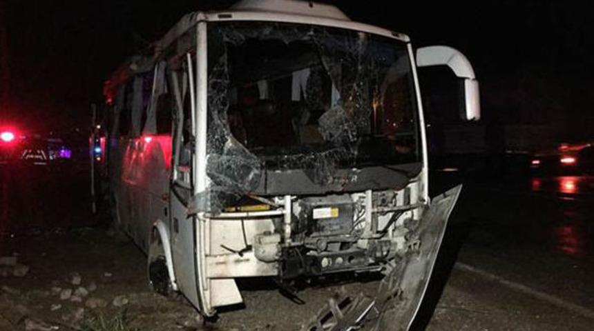 Elazığ’da yolcu otobüsü devrildi: 21 yaralı