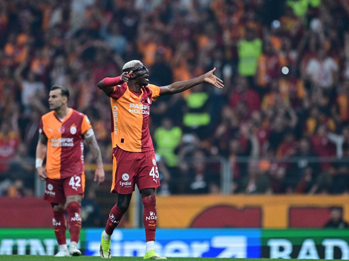 Osimhen Galatasaray aşkını yere göğe sığdıramadı! "Tanrı kaderime yazmış" 5