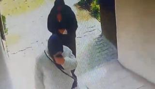 Evlerden hırsızlık yapan iki kadın kıskıvrak yakalandı