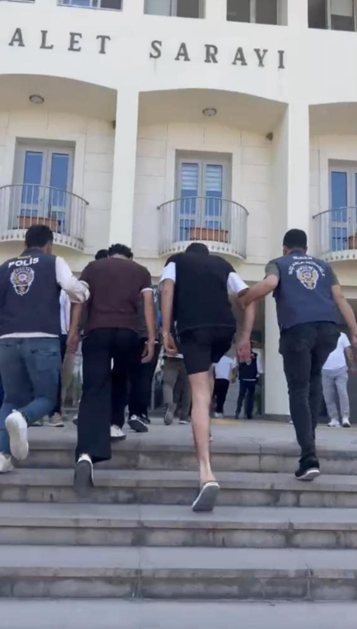 Çocuk istismarı görüntüleri satın aldığı iddiasıyla 2 şüpheli tutuklandı 4
