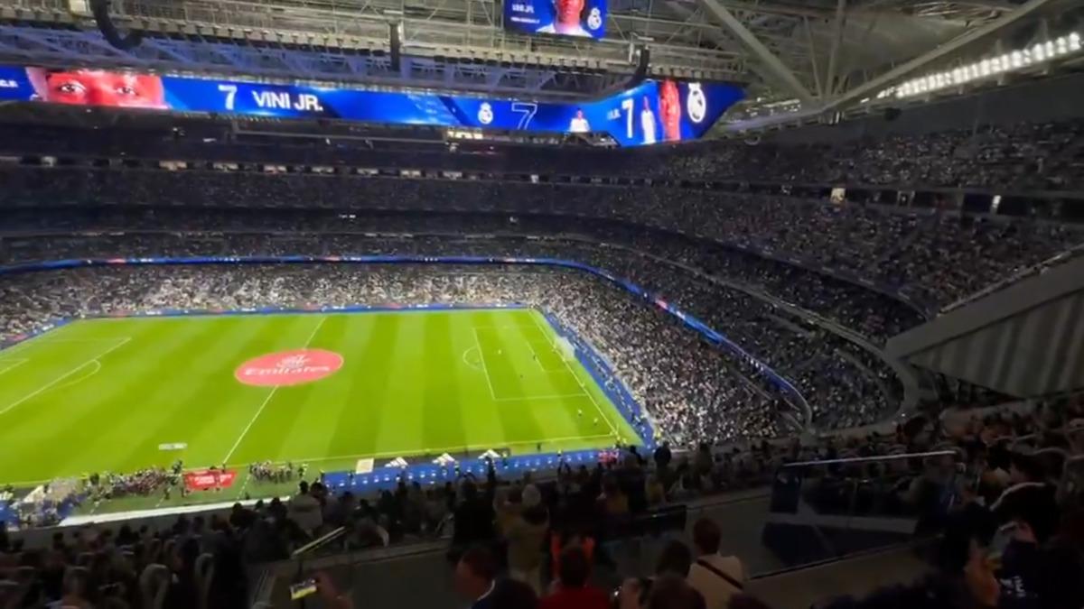 Real Madrid te isyan! Başkan Perez taraftarla kavga etti! Vini ve Mbappe ıslıklandı 1
