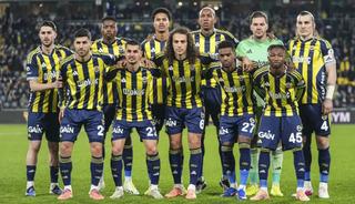 Fenerbah&ccedil;e'de ilk ayrılık kesinleşti! Yıldız isim &uuml;lkesine d&ouml;n&uuml;yor