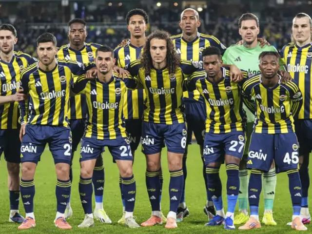 Fenerbah&ccedil;e'de ilk ayrılık kesinleşti! Yıldız isim &uuml;lkesine d&ouml;n&uuml;yor