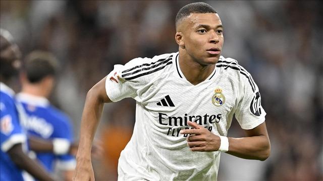 Mbappe oyuna girerken böyle ıslıklandı