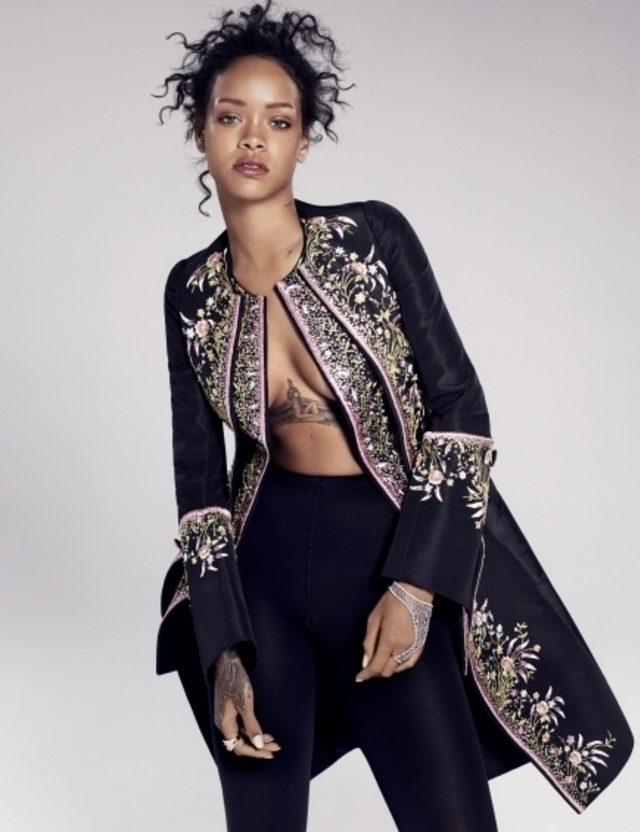 rihanna-elle-december-2014-4-435x580