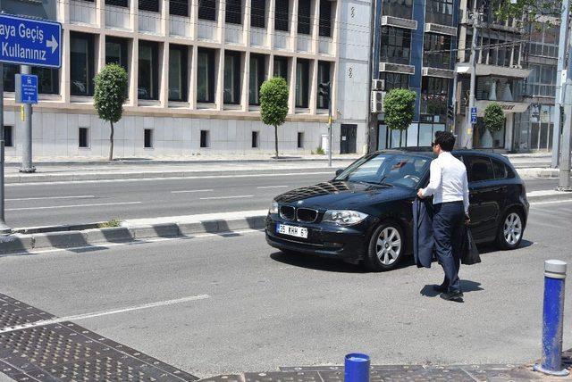 Sık sık kaza olan bulvarda önlem alınmasını istiyorlar