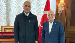 Bakan Ersoy'dan İsmail Kahraman'a anlamlı ziyaret