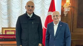 Bakan Ersoy'dan İsmail Kahraman'a anlamlı ziyaret