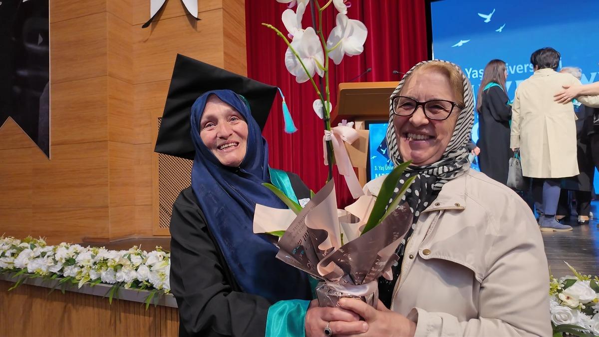 "Normal hayata d&ouml;nebilir miyim?" dedi, 64 yaşında kep attı 2