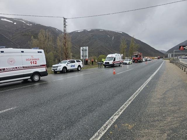 Erzincan da dereye yuvarlanan otomobildeki 2 kişi öldü, 1 kişi ağır yaralandı 3
