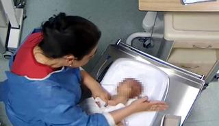 5 g&uuml;nl&uuml;k bebeği darp etmişti! Mahkemede adeta yalvardı
