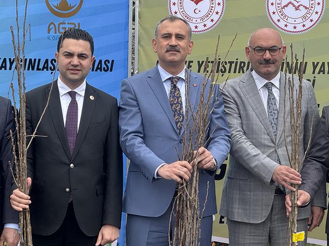 &Ccedil;ift&ccedil;ilere fidan desteği