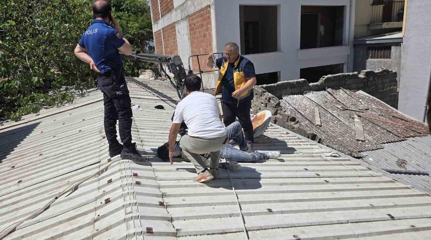 Mudanya&rsquo;da can pazarı...6.kattan devrilen vin&ccedil;te 2 iş&ccedil;i yaralandı