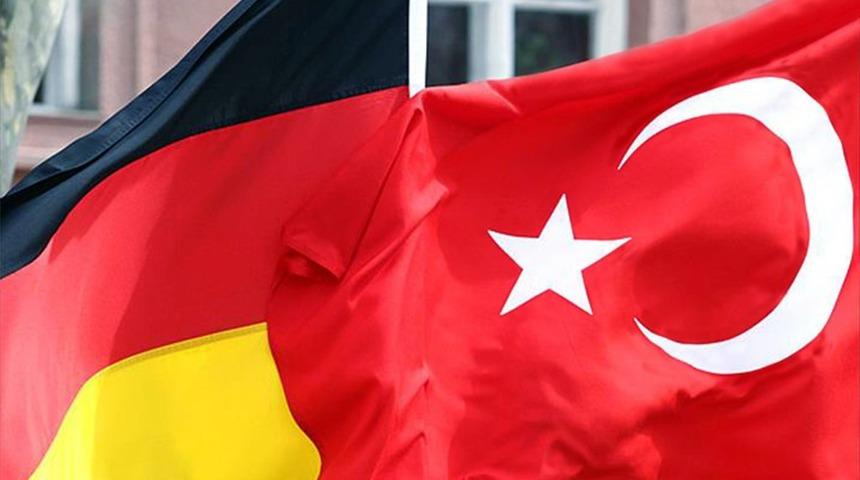 Almanya'da KRV eyalet hükümeti Dışişleri Bakanı Çavuşoğlu'nun konuşmasına izin vermedi