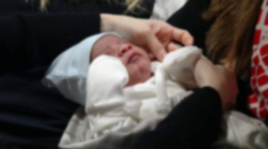 Hindistan'da kan donduran olay! Doktor 'kız' dediği bebek erkek doğunca penisini kesti!