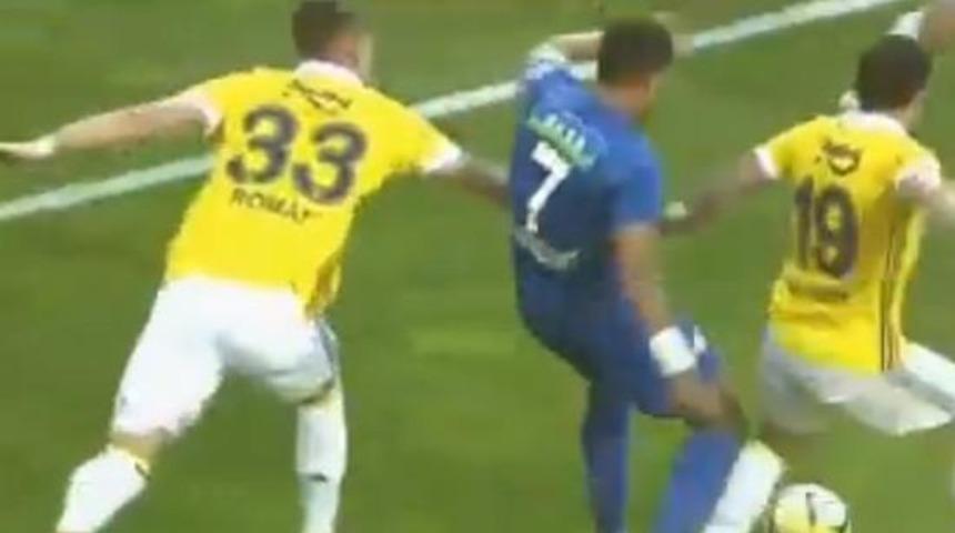 Kasımpaşa - Fenerbah&ccedil;e ma&ccedil;ında penaltı tartışması