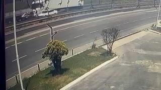 Tekirdağ’da feci kaza kamerada: İki tırın arasında kalan araçtan sağ çıktı