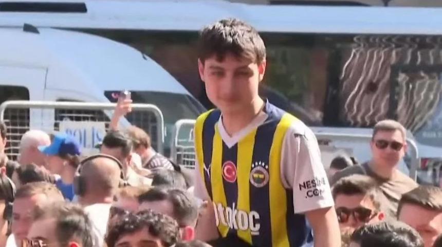 Galatasaray kutlamasına Fenerbah&ccedil;eli taraftar damga vurdu!