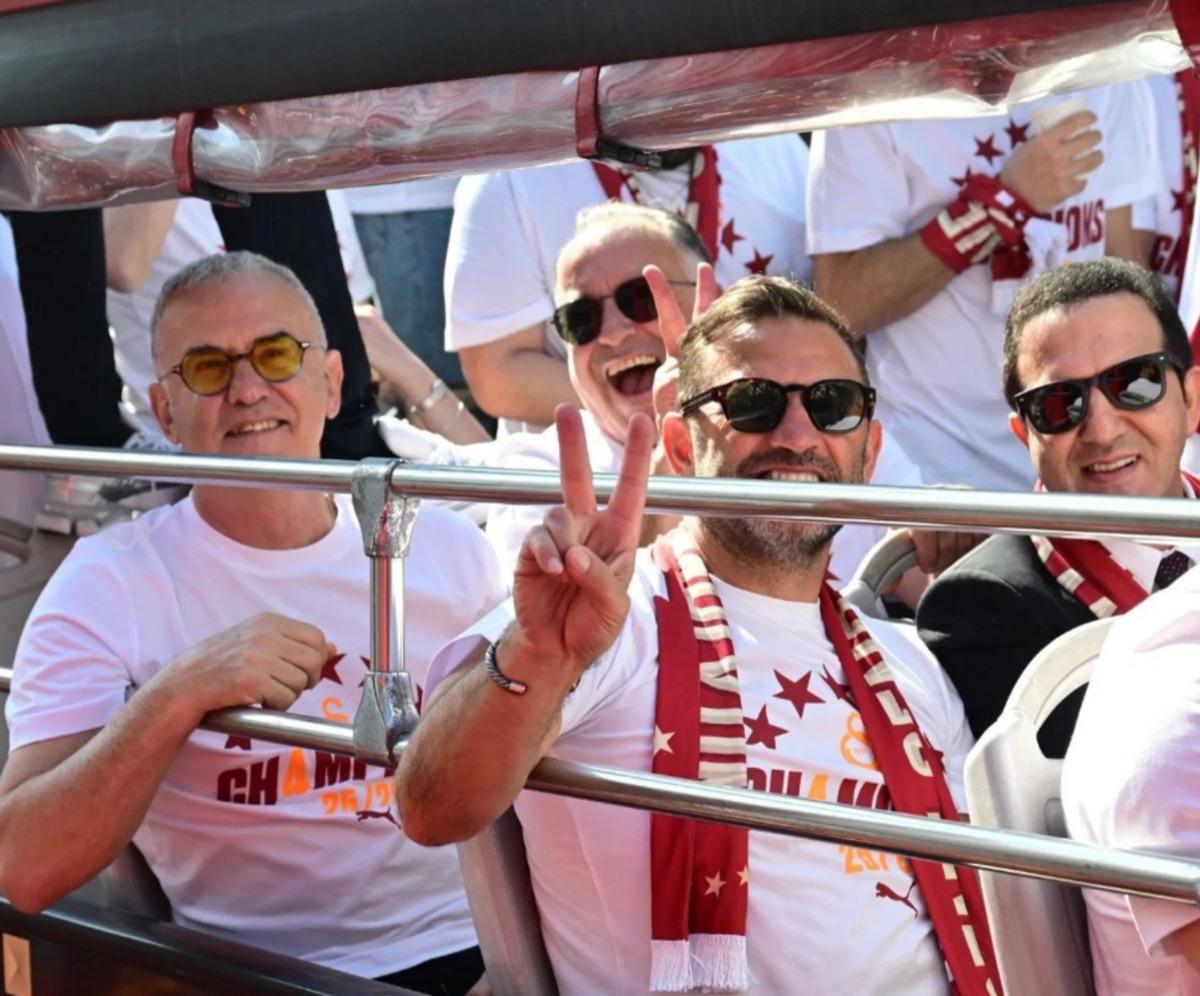 CANLI : Galatasaray, şampiyonluk kupasını kaldırdı! 31