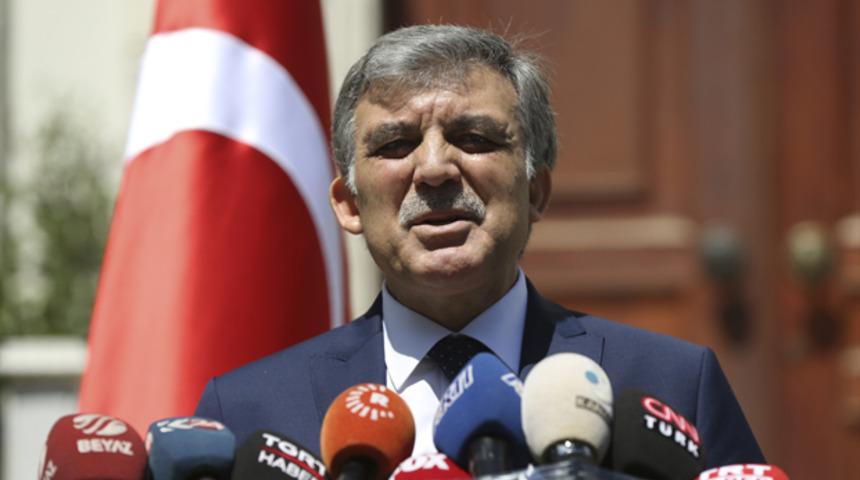 Abdullah G&uuml;l siyasi mevta oldu! Ahmet Hakan yazdı